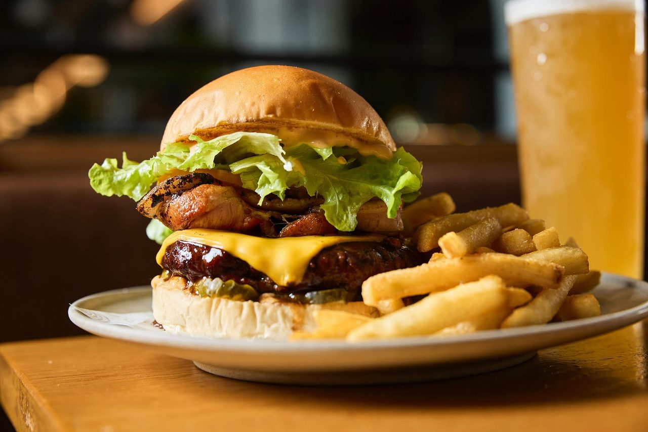 Hurricane's Grill & Bar - Bondi Beach Beef Burger