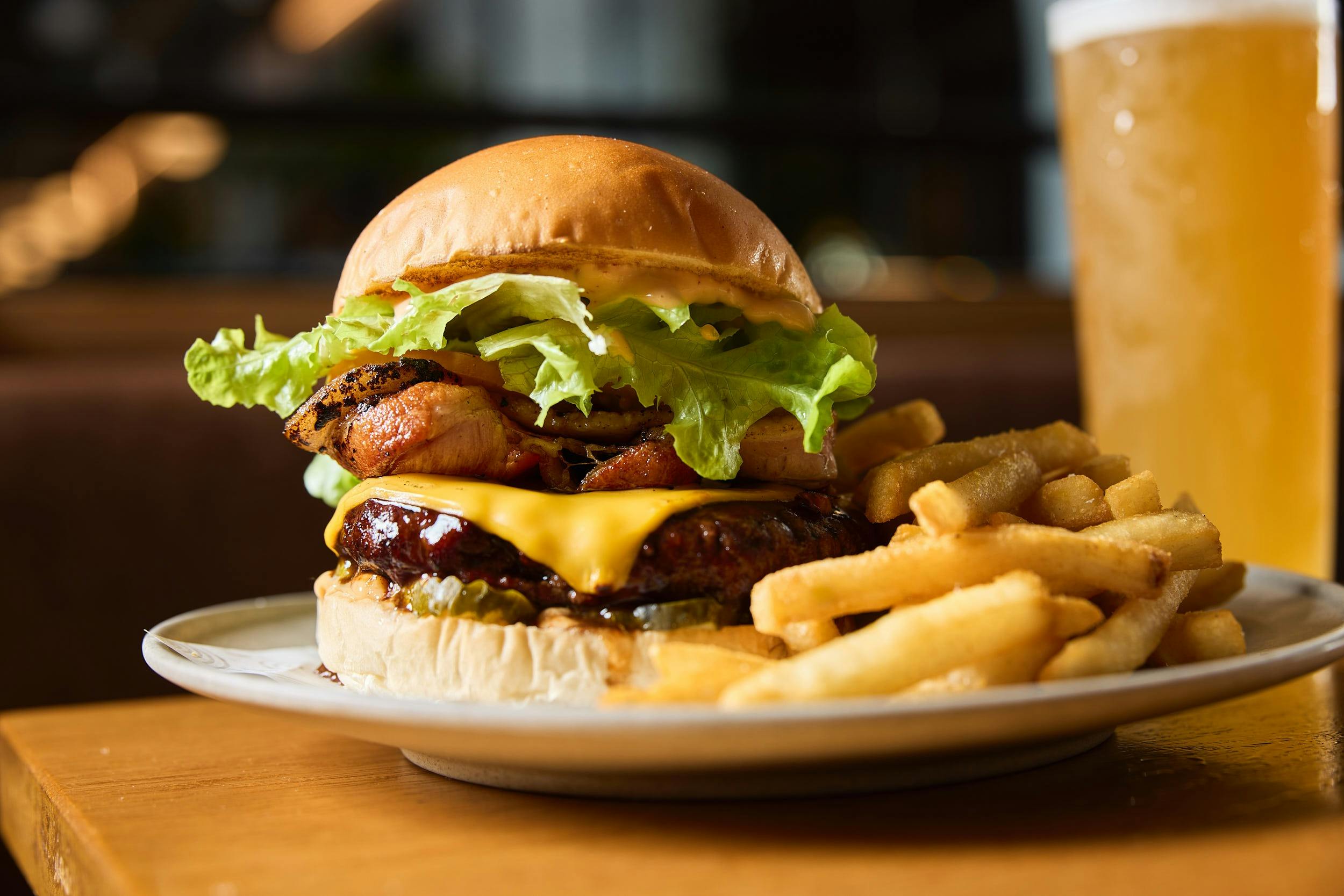 Hurricane's Grill & Bar - Bondi Beach Beef Burger
