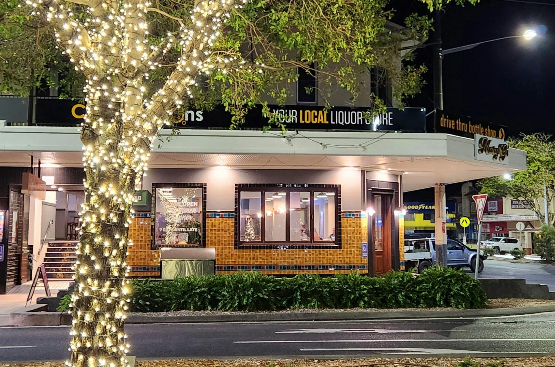 Front of Hotel Lismore