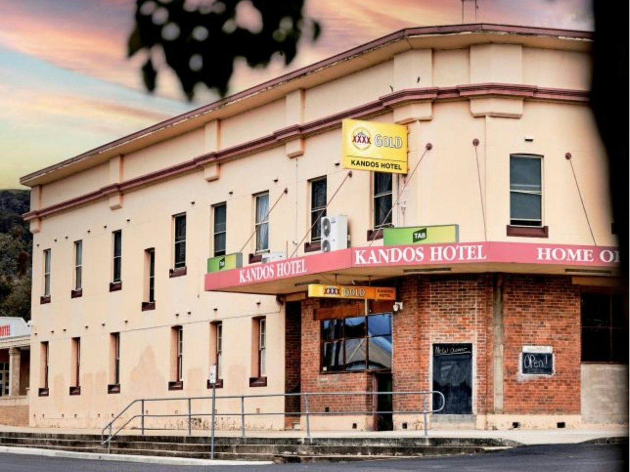 Kandos Hotel | ILoveAU - I Love Australia