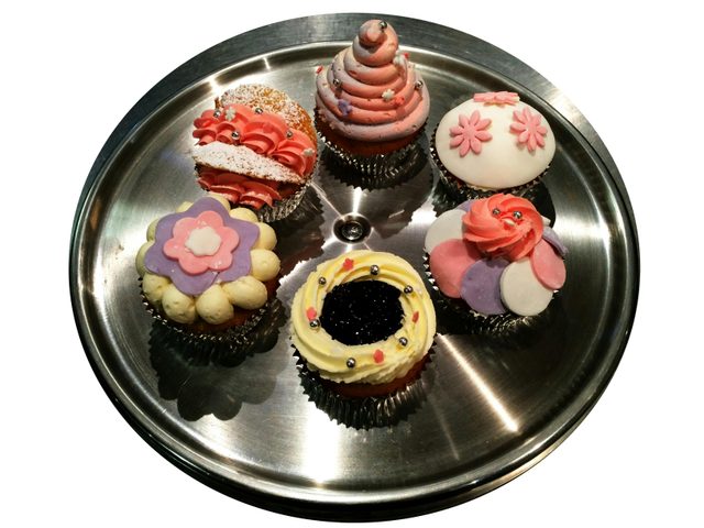 Kids Cupcake Decorating Party at The Sconery