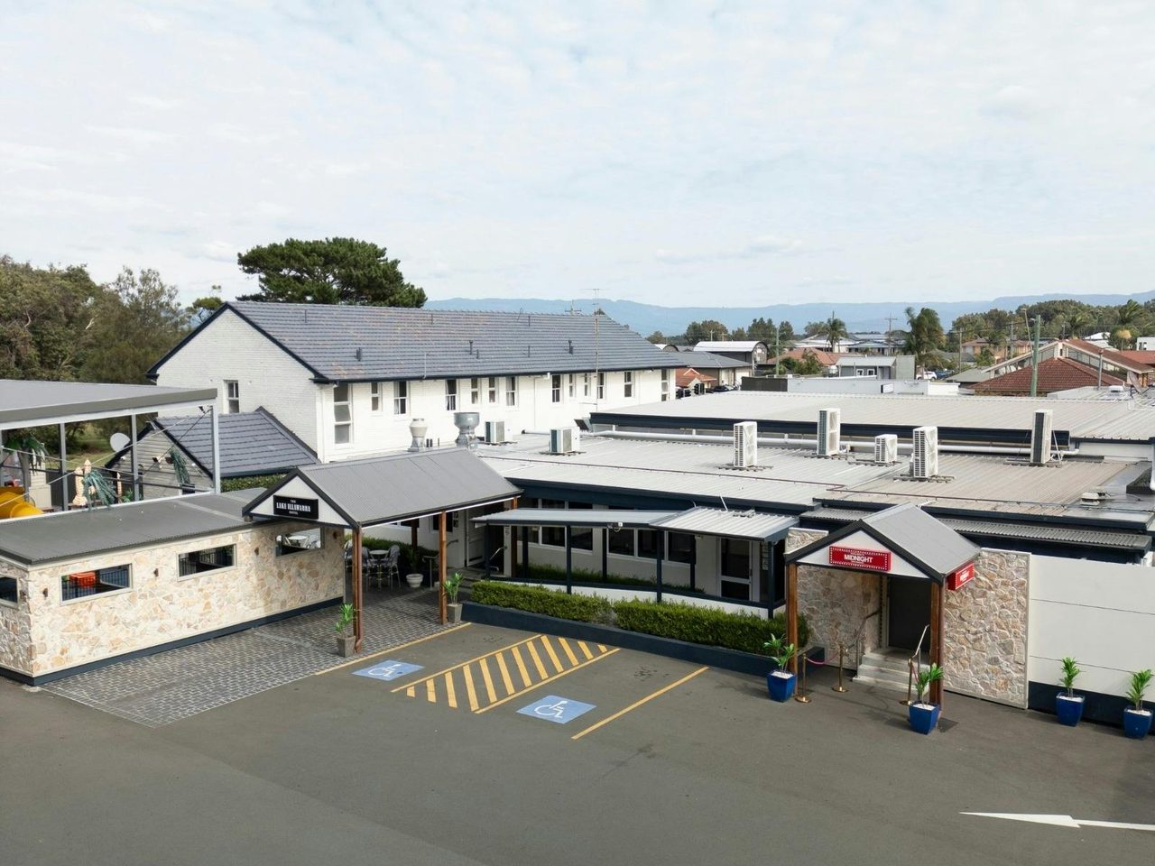 Lake Illawarra Hotel Carpark