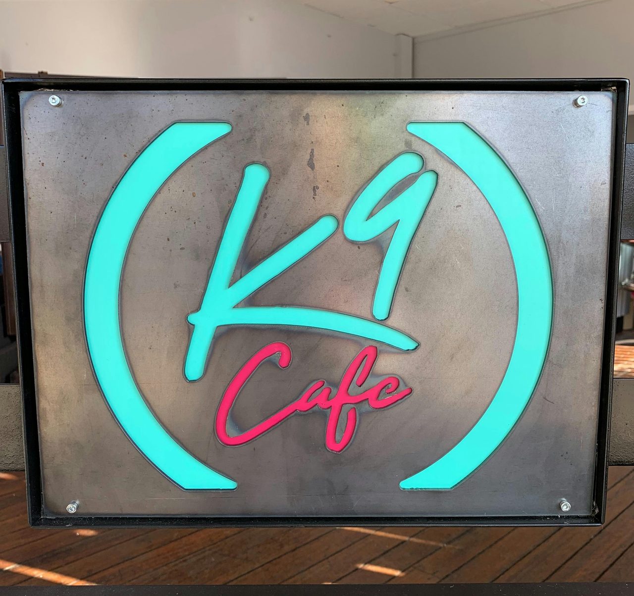 Sandys Grooming Tails & K9 Cafe
