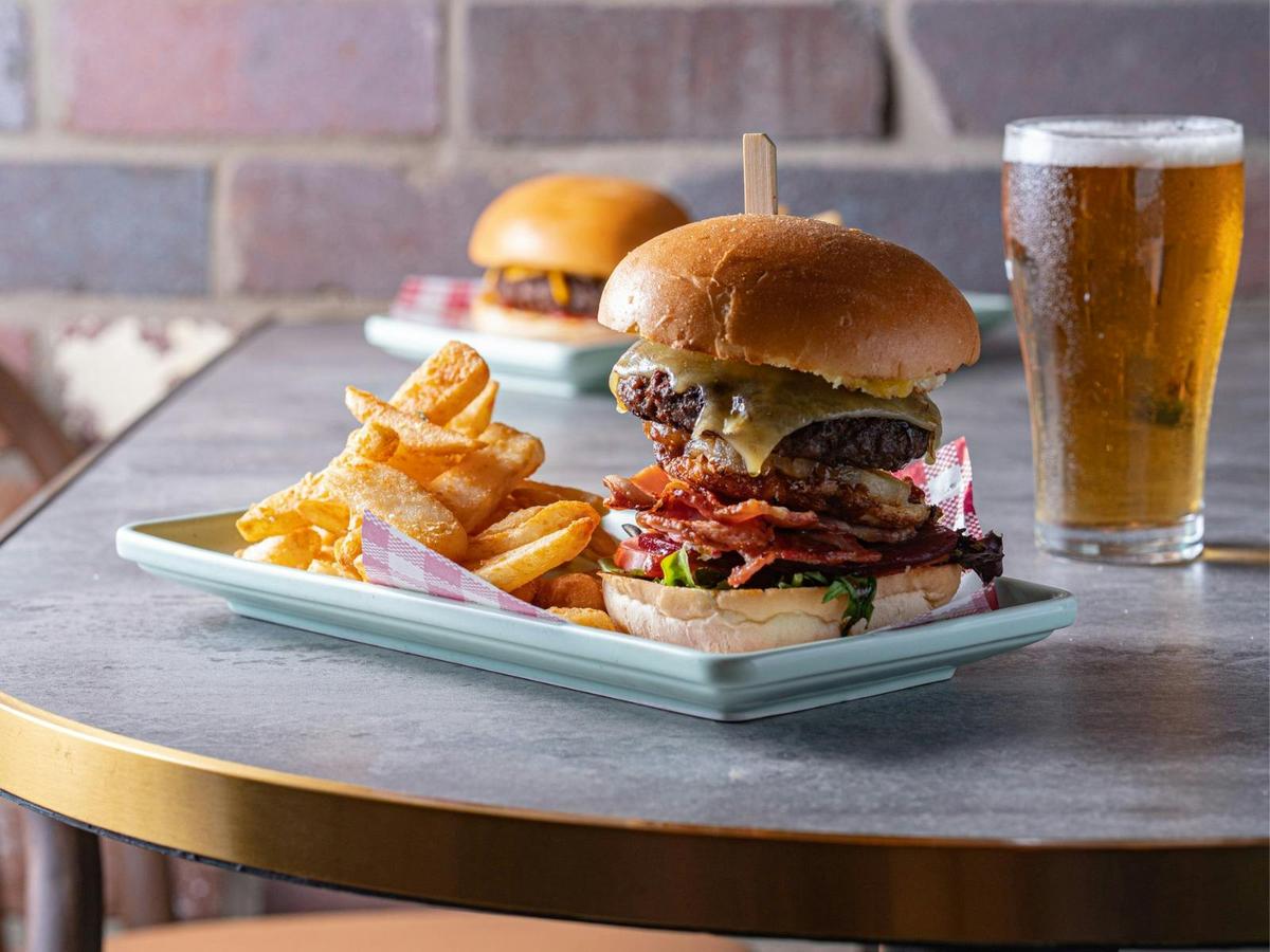 Huntlee Tavern