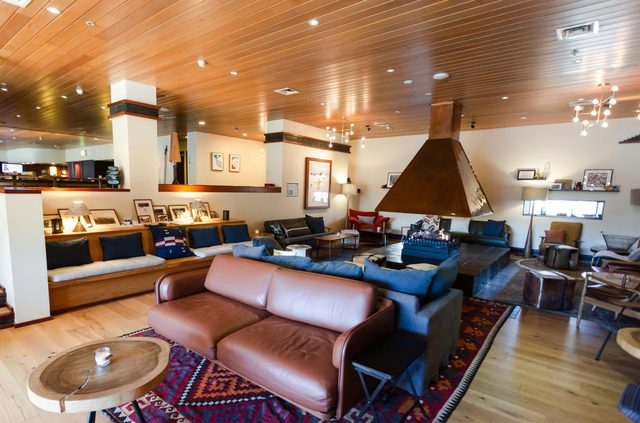 Lounge Bar
