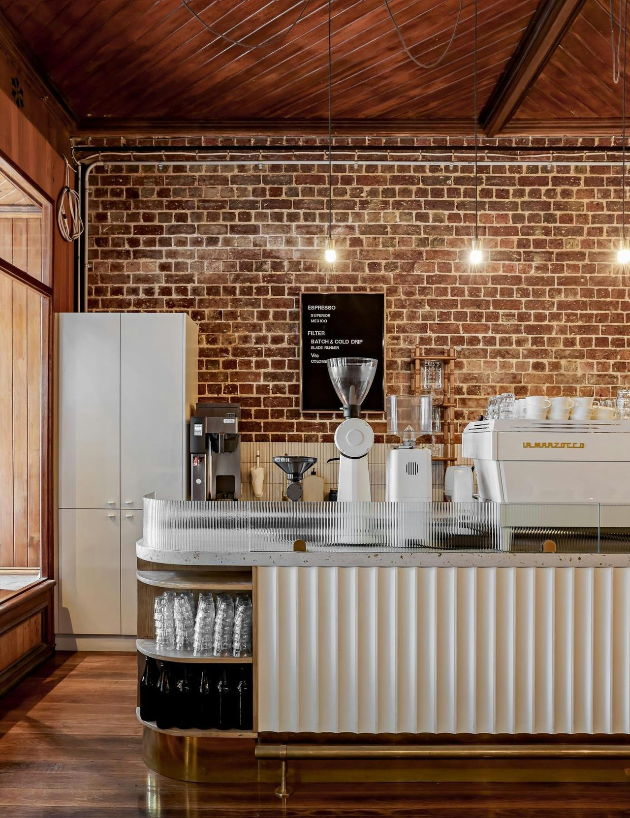 bar