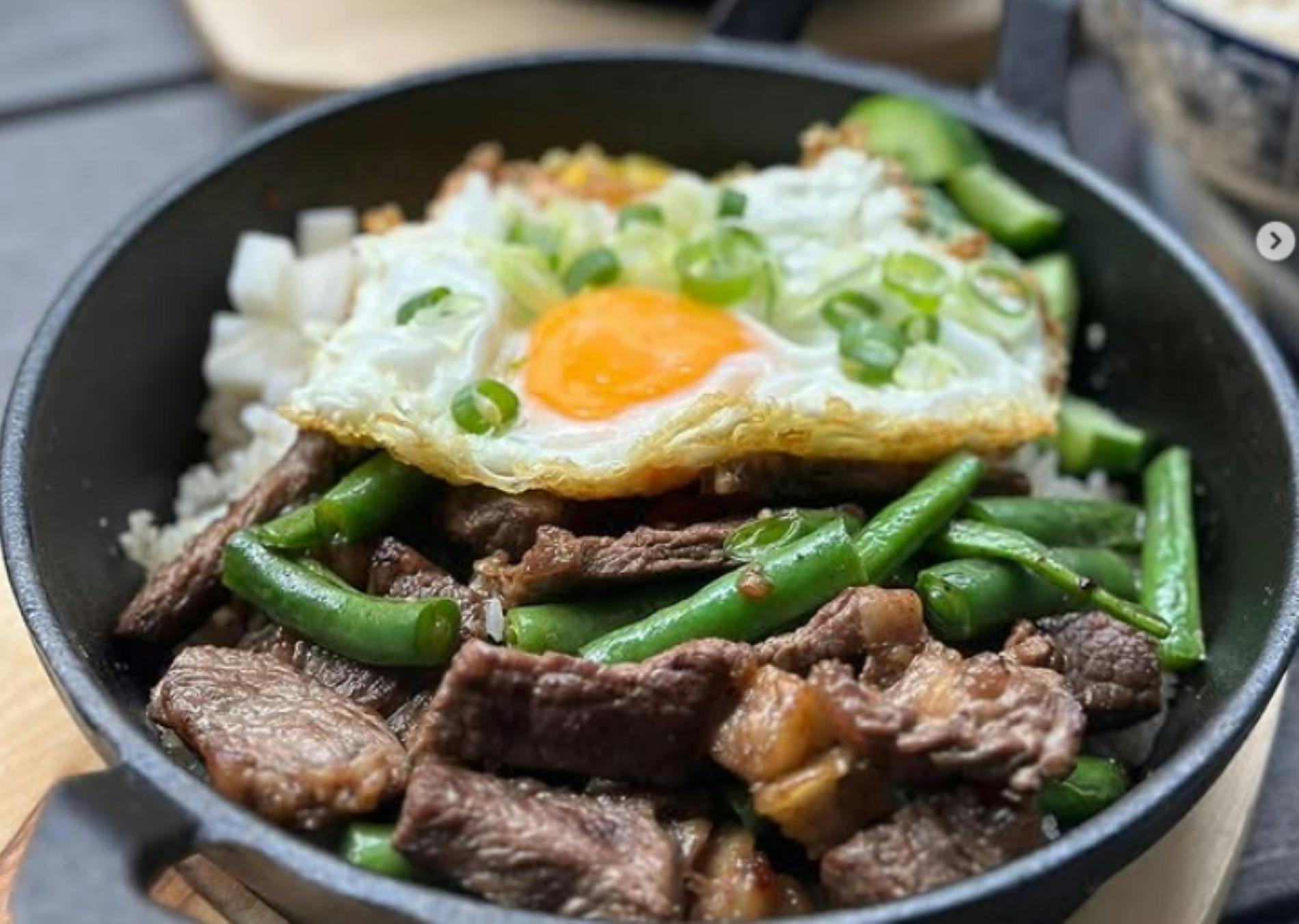 @Mondays Cafe & Restaurant