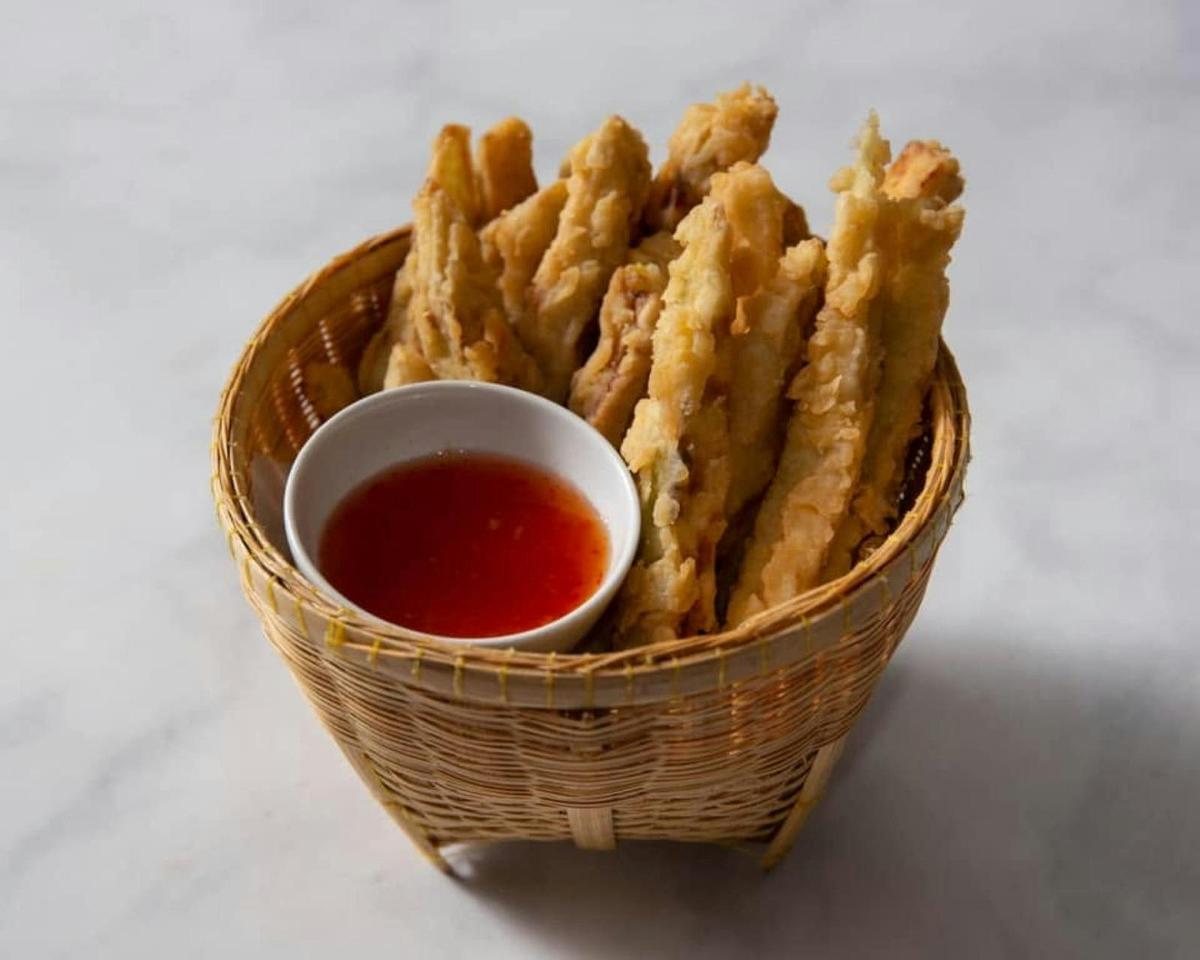 battered chicken strips and sweet chilli sauce