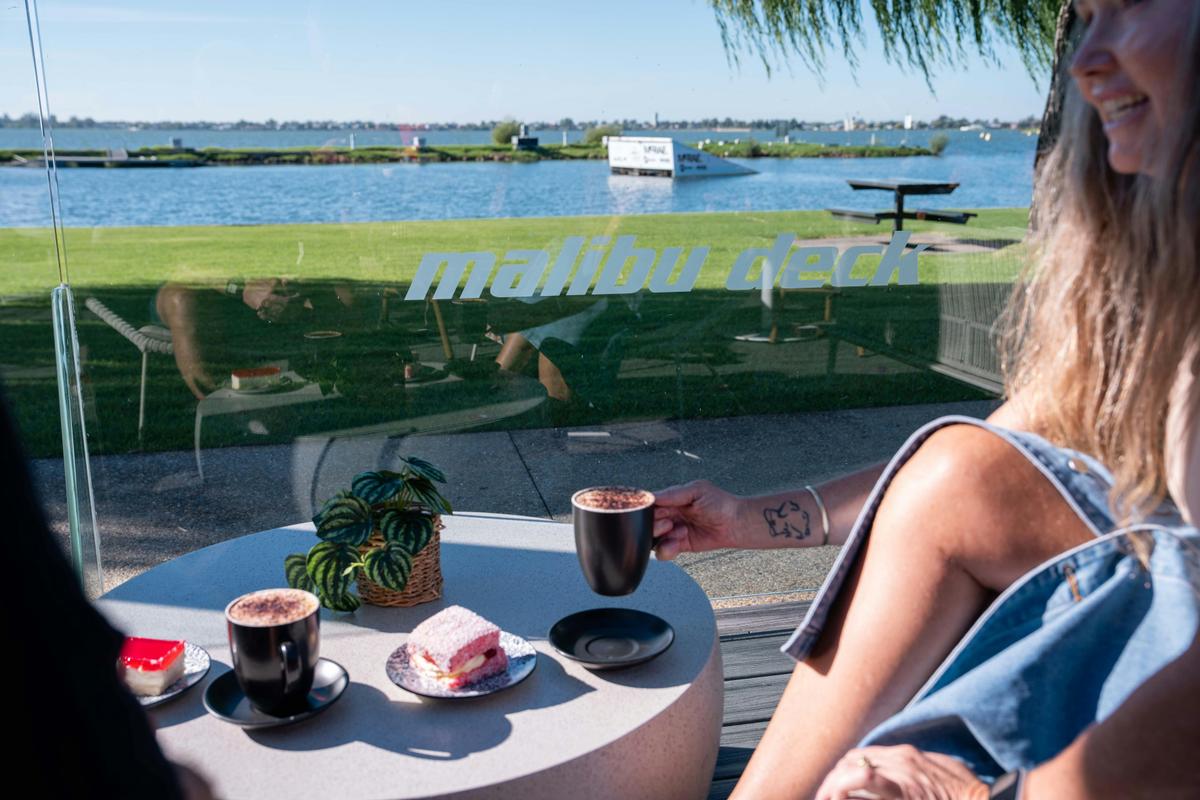 Great coffee, fresh tasty treats and stunning waterfront views it's all here at Mulwala Ski Club