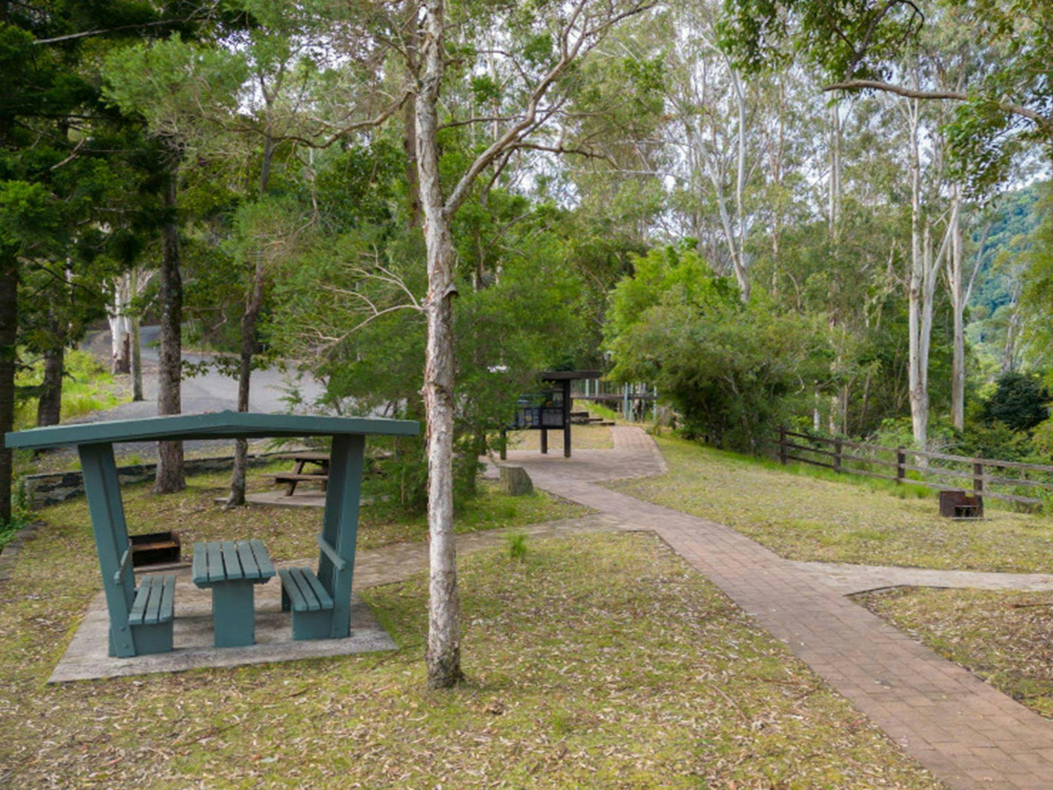 Sheltered picnic table at Border Loop lookout and picnic area. Credit: John Spencer &copy; DPE
