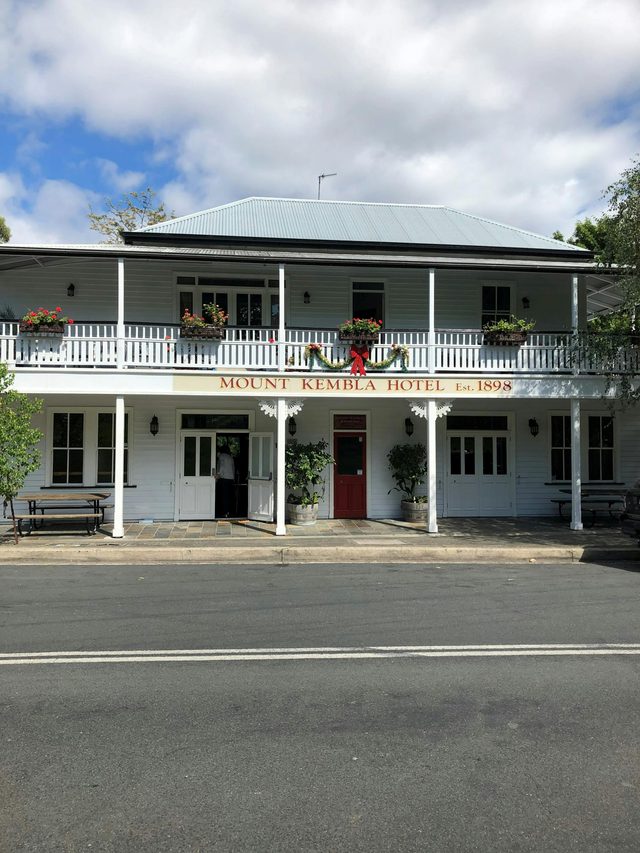 Mount Kembla Village Hotel