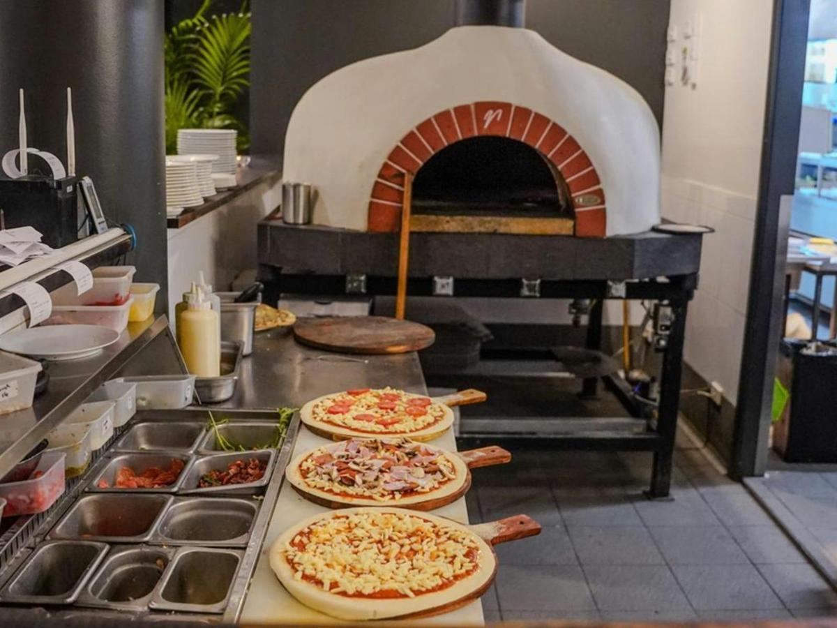 Olive & Vine pizza oven