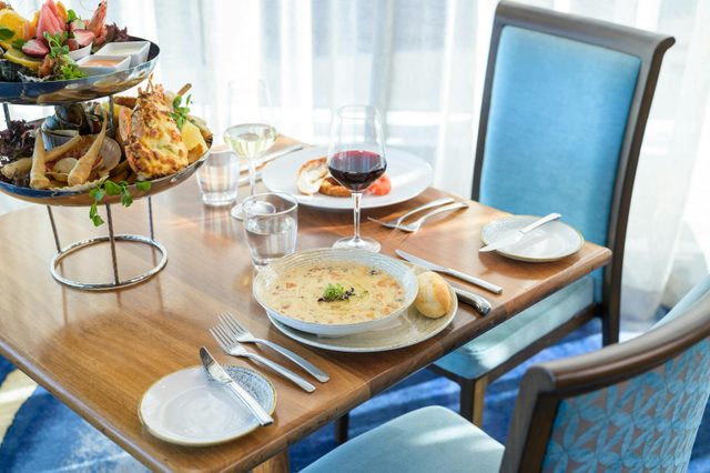 Noah's On The Beach Bar and Restaurant