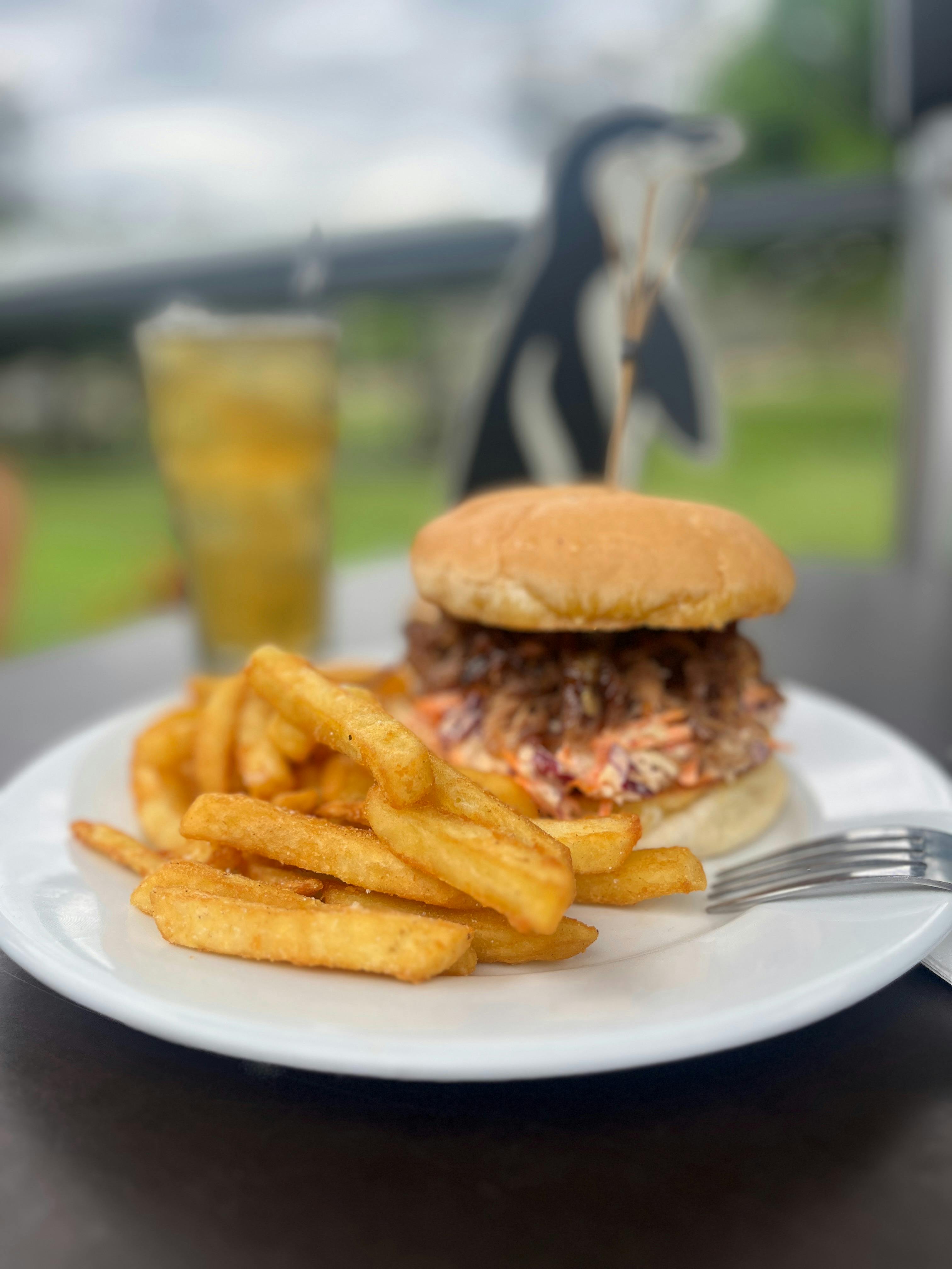 Serving breakfast 730-1130am and lunch 1130am-230pm, daily.