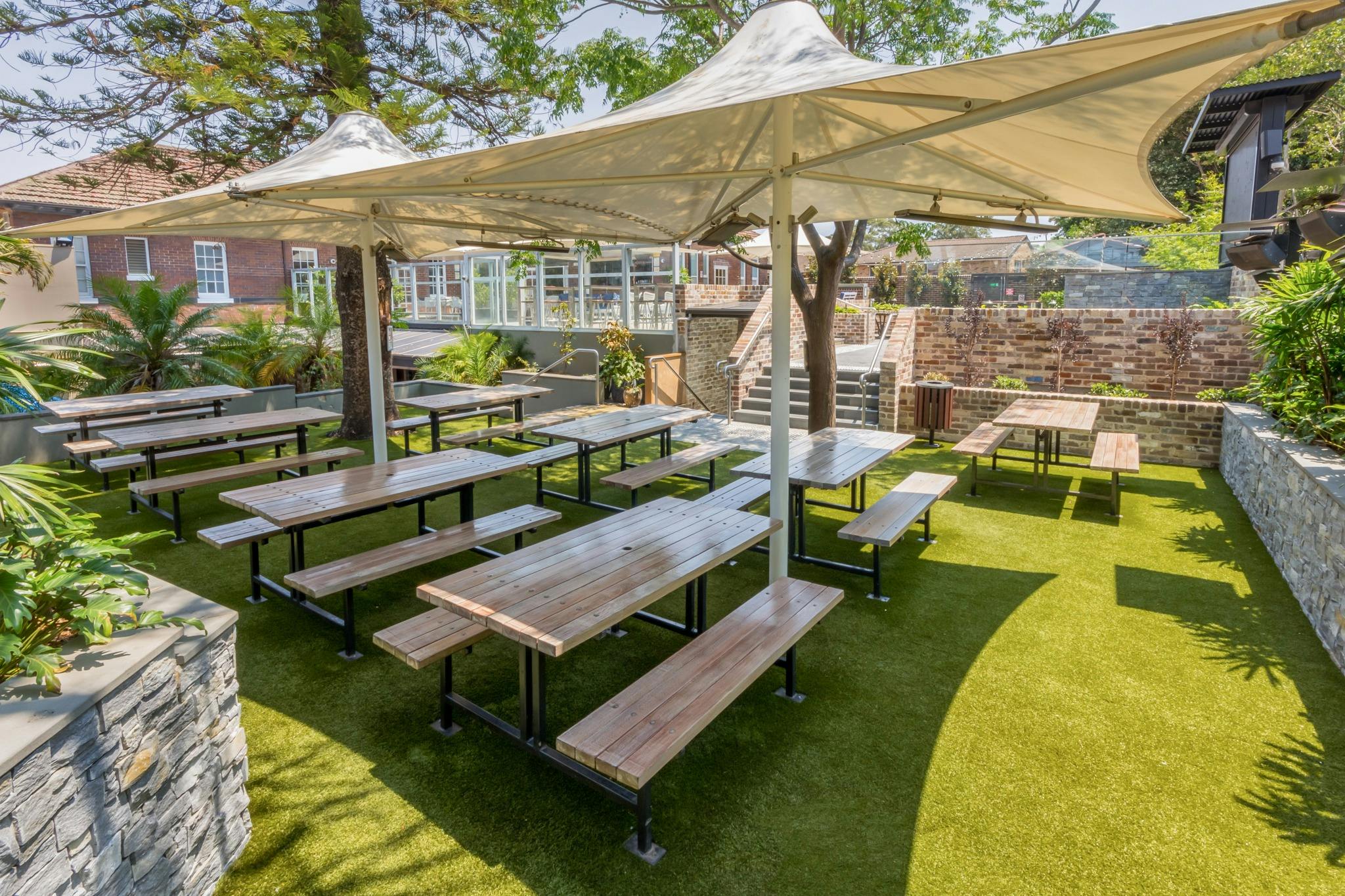 Oatley Hotel Gardens