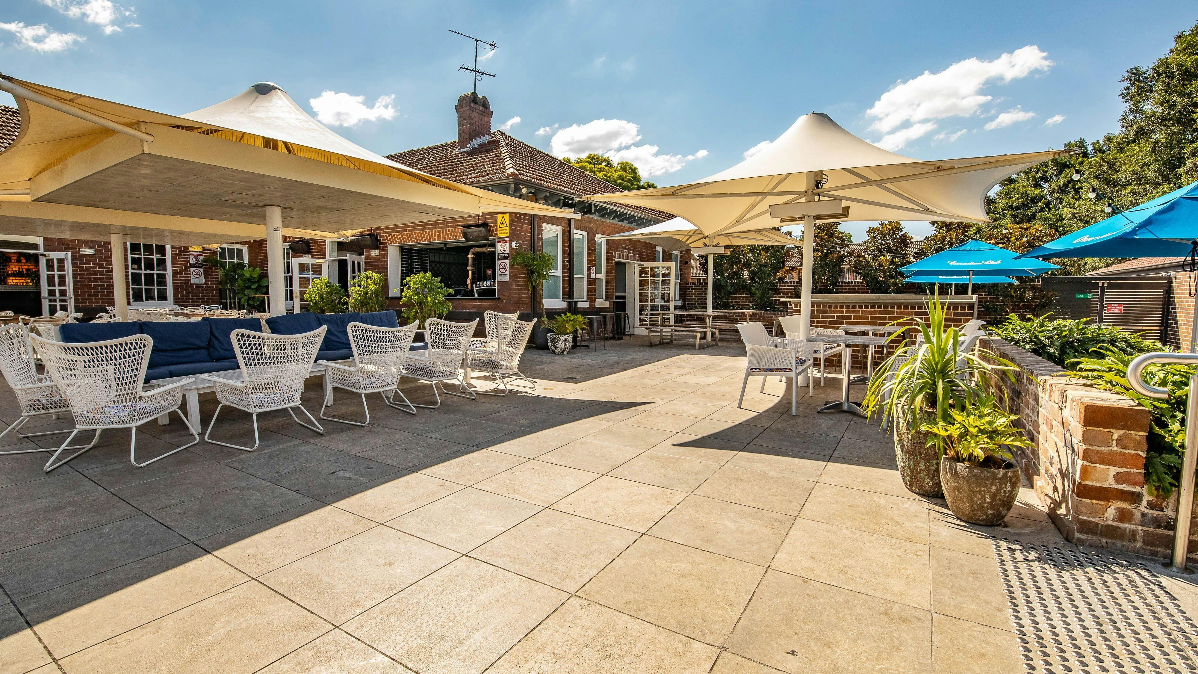 Oatley Hotel Terrace