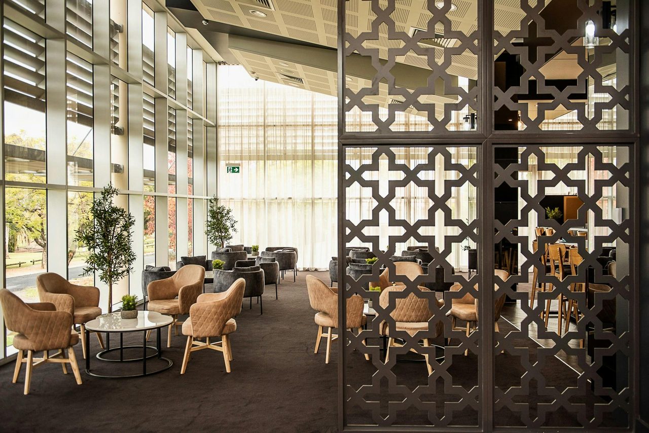 Silks Lounge