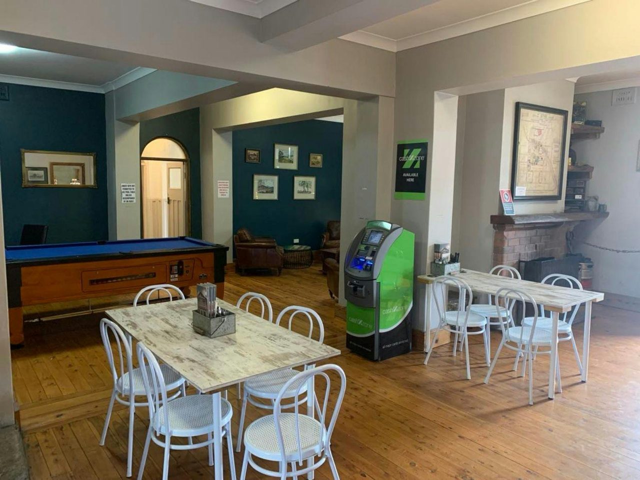 Bar Dining