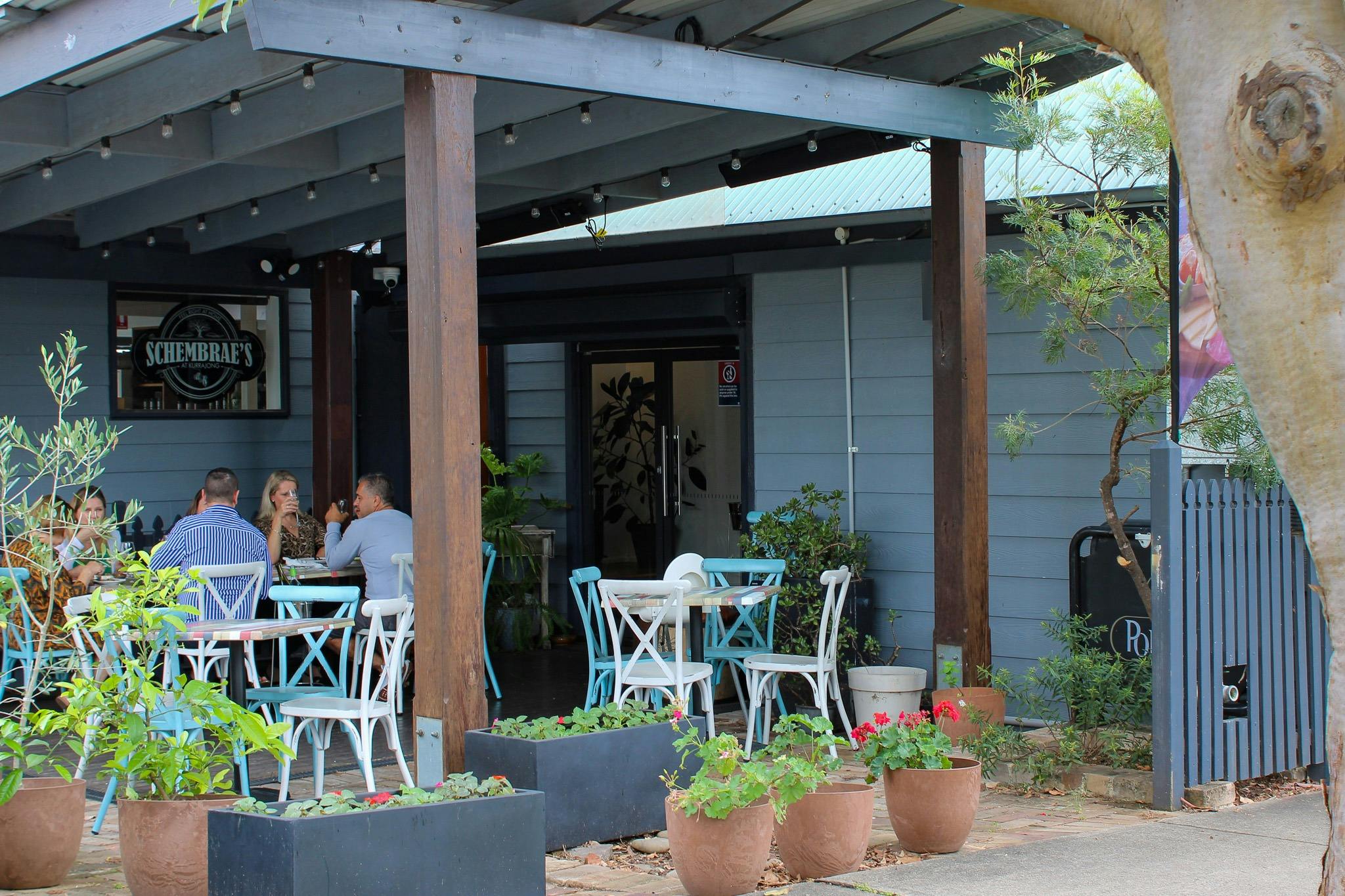 Courtyard dining at Schembrae's at Kurrajong