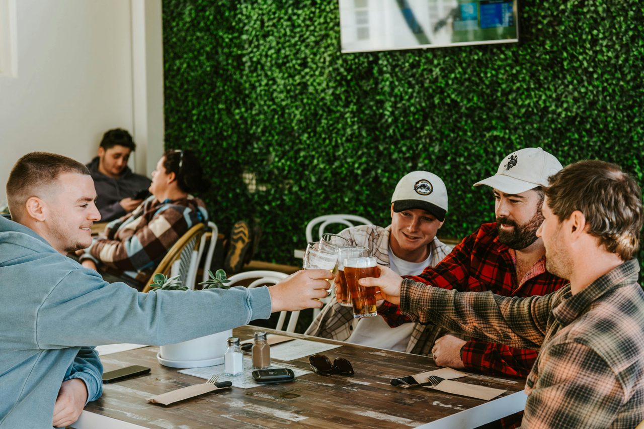 Friends drinking beer
