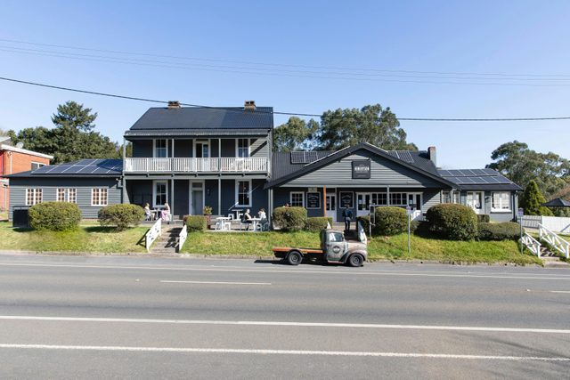 Robertson Public House and Kitchen