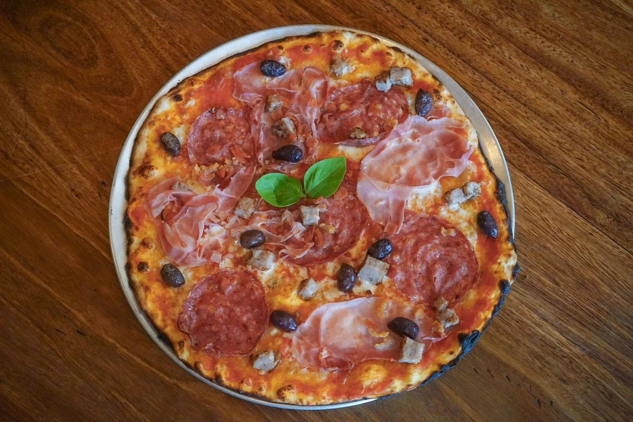 Suina Pizza