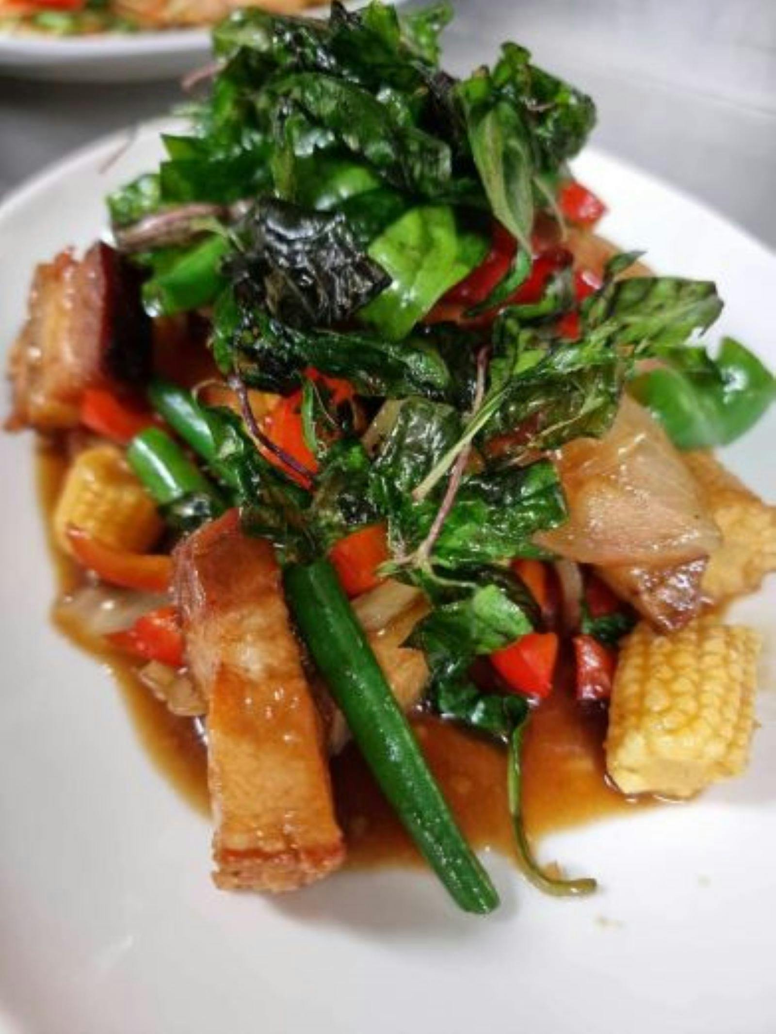 So many options of delicious food from Curries to stir frys,  entrees  something to please everyone