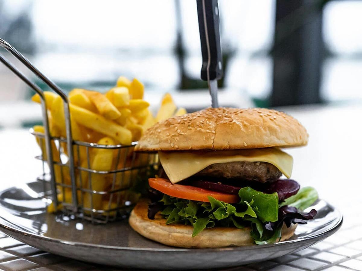 Signature burger is Malibu Burger and chips. This is one of the most popular items on the menu.