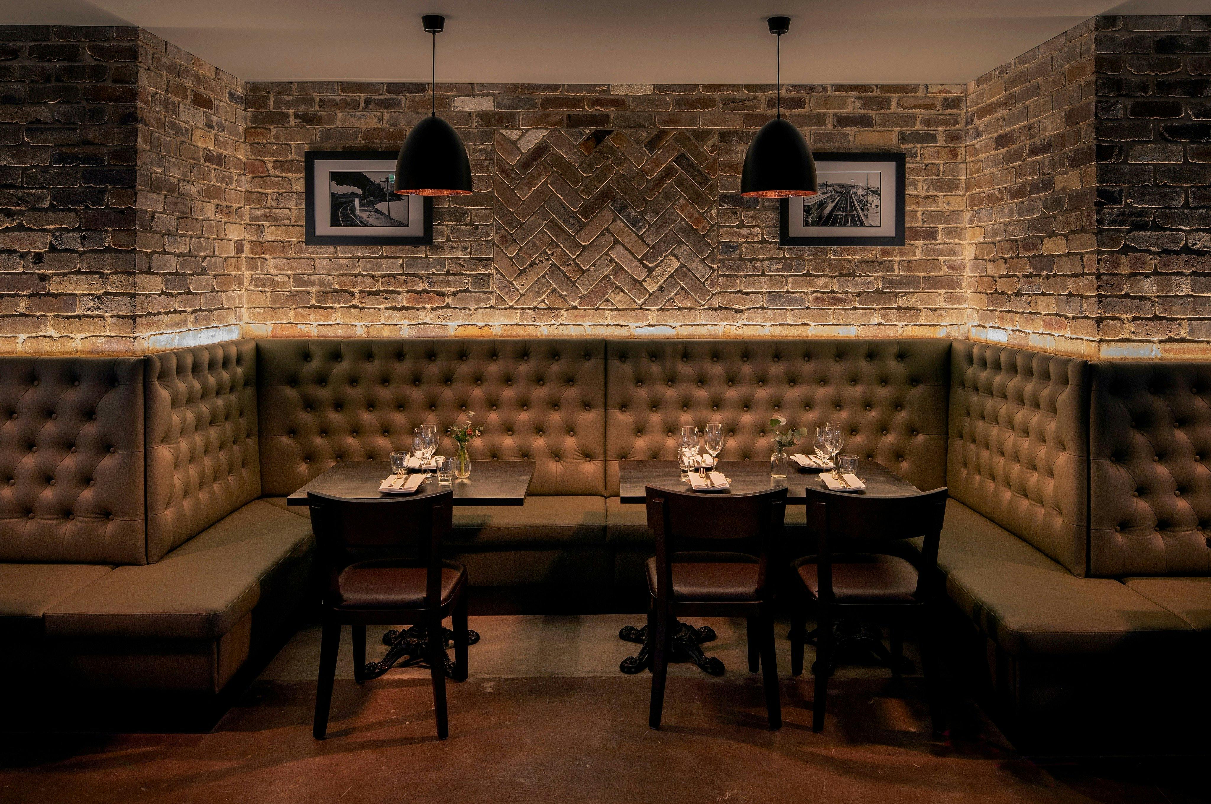 Platform 818 - Booth Seats