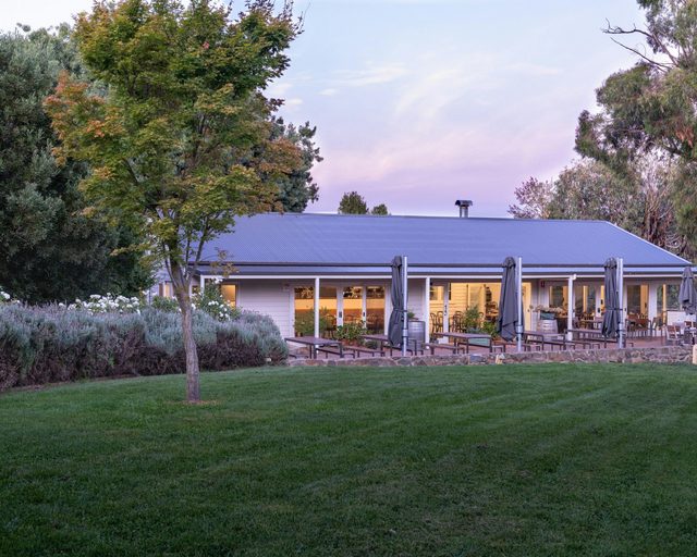 Poachers Restaurant, Cellar Door and Vineyard