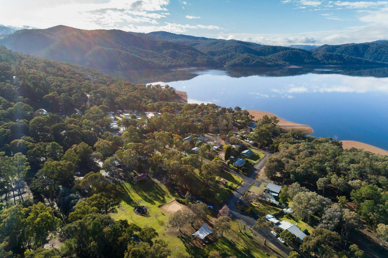 Burrinjuck Waters