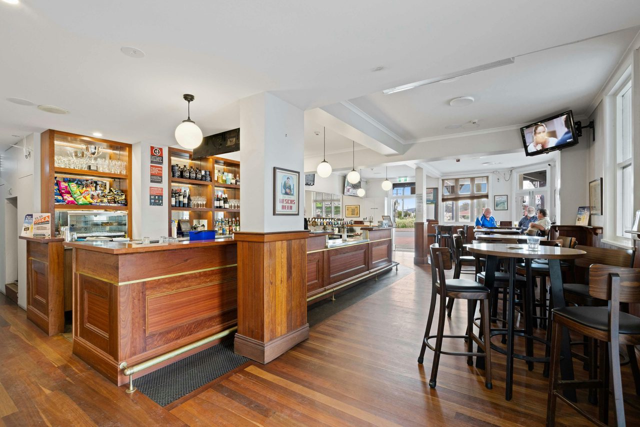 Bar